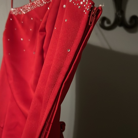 Elegant and Classy Red Formal dress- size 11/12-Prom season is coming!! - Picture 5 of 11